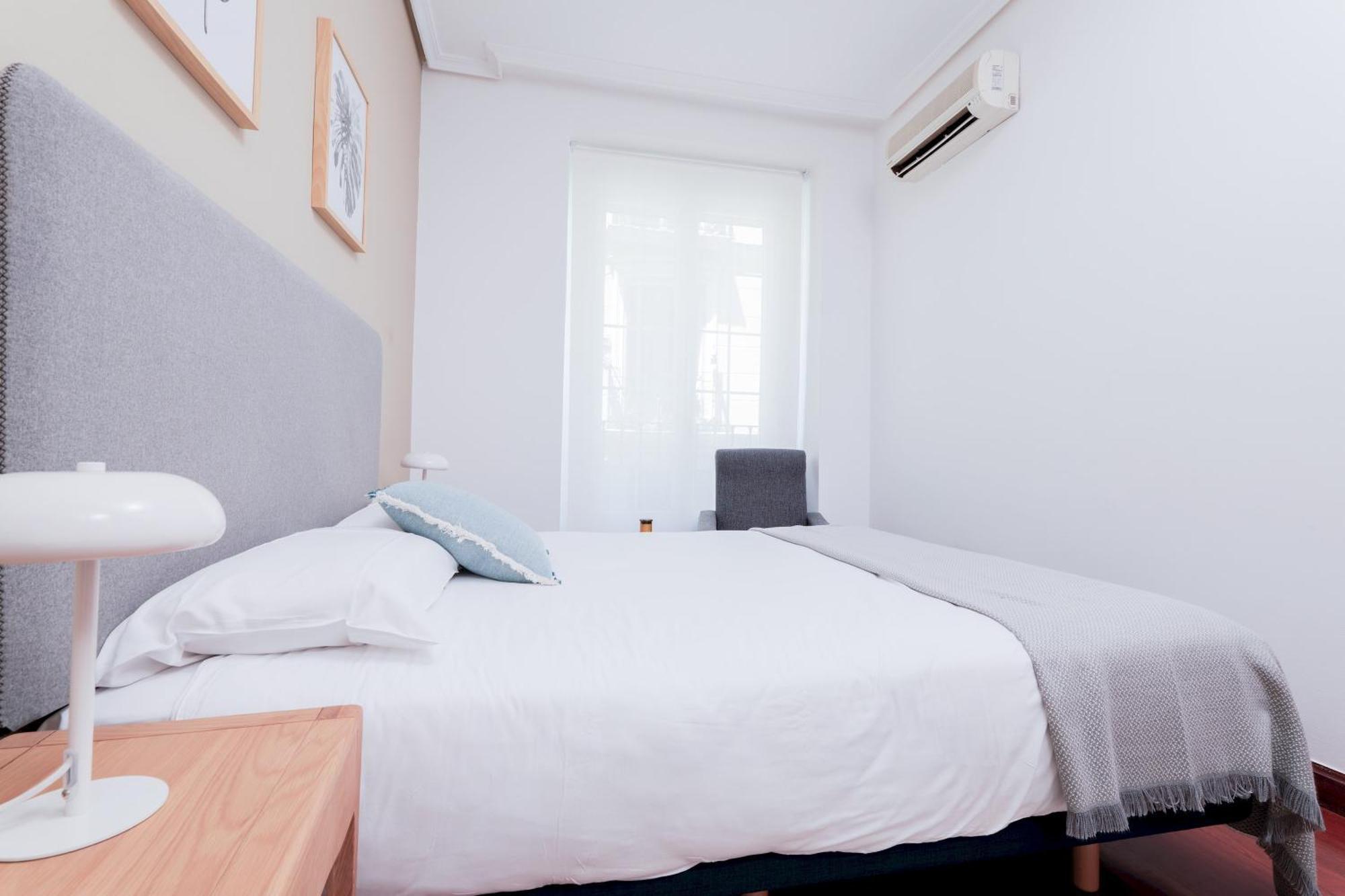 One Bedroom Apartment In Chueca มาดริด ภายนอก รูปภาพ